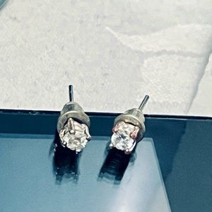 1/4 0.25 Carat Diamond Studs 4 prong design with 18k bezel push back design